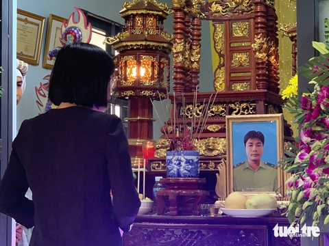 Người dân hỗ trợ gia đình nhân viên bảo vệ rừng Cát Tiên bị bò tót húc tử vong - Ảnh 3.