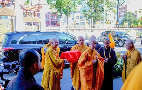 Cung thỉnh xá lợi trái tim Bồ tát Thích Quảng Đức về Việt Nam Quốc Tự - Ảnh 3. Cung thỉnh xá lợi trái tim Bồ tát Thích Quảng Đức về Việt Nam Quốc Tự - Ảnh 3.