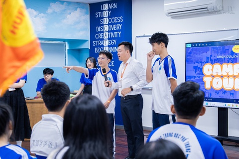 Khám phá ‘đại bản doanh’ các lớp học thực hành tại HUFLIT - Ảnh 1.