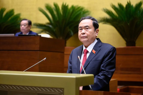 Chủ tịch Quốc hội: Nhiều cán bộ, đảng viên đã tự nguyện hy sinh quyền lợi vì sự phát triển chung - Ảnh 1.