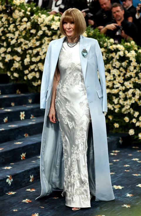 Lisa, Jennie BlackPink, Anna Hathaway và loạt ngôi sao đổ bộ bữa tiệc thời trang Met Gala 2025 - Ảnh 5. Met Gala - Ảnh 5.