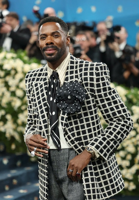 Lisa, Jennie BlackPink, Anna Hathaway và loạt ngôi sao đổ bộ bữa tiệc thời trang Met Gala 2025 - Ảnh 8. Lisa, Jennie BlackPink, Anne Hathaway và loạt ngôi sao đổ bộ bữa tiệc thời trang Met Gala 2025 - Ảnh 8.