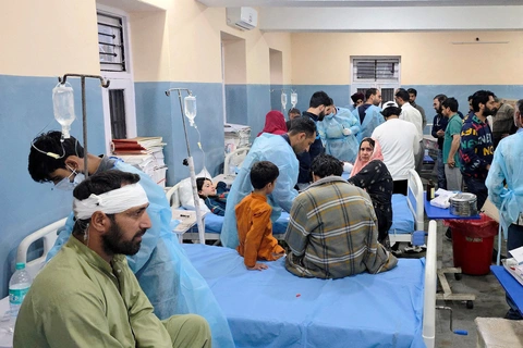 Ấn Độ mở chiến dịch Sindoor: Máu lại đổ trên đất Kashmir - Ảnh 1.