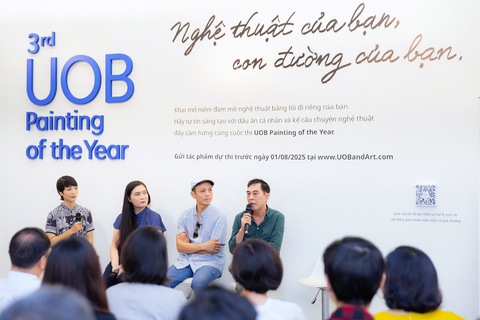 Tranh của các họa sĩ Việt Nam lôi cuốn, có hồn hơn của Thái Lan, Indonesia? - Ảnh 2. Tranh của các họa sĩ Việt Nam lôi cuốn, có hồn hơn của Thái Lan, Indonesia? - Ảnh 2.