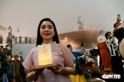 Hàng ngàn người thắp nến cầu nguyện hòa bình thế giới tại núi Bà Đen - Ảnh 7. núi Bà Đen - Ảnh 6.