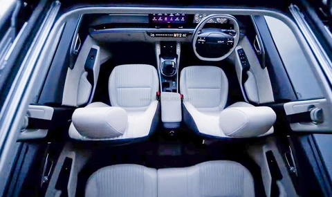 Kia Clavis - Ảnh 10.