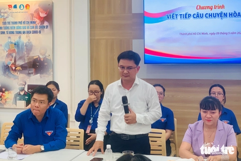 Nguyễn Văn Chung tặng doanh thu ca khúc Viết tiếp câu chuyện hòa bình cho các cựu chiến binh - Ảnh 3. Viết tiếp câu chuyện hòa bình - Ảnh 3.