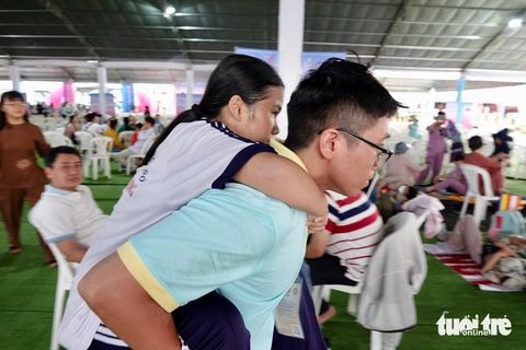 Vesak - Ảnh 8. Những khoảnh khắc đẹp về tình nguyện viên tại Vesak 2025 - Ảnh 10.