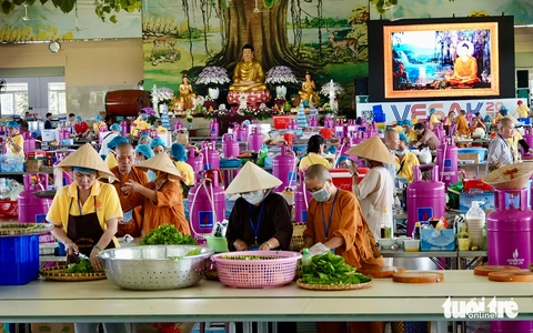 Vesak - Ảnh 3. tình nguyện viên - Ảnh 14.