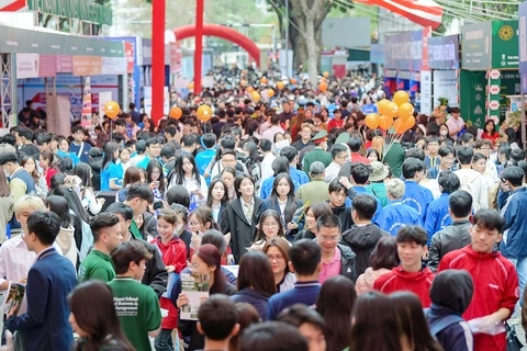 Tuyển sinh đại học 2025: Thí sinh tăng, nguyện vọng giảm - Ảnh 1.