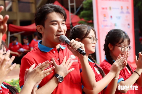 Hoa phượng đỏ - Ảnh 8.