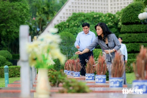 Phu nhân Ngô Phương Ly và Tết thiếu nhi đặc biệt ở vùng biên - Ảnh 13.