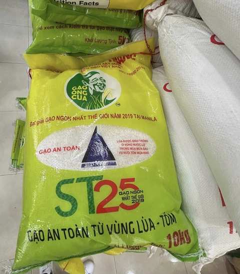 Ông Hồ Quang Cua chia sẻ cách phân biệt gạo ST25 thật, giả - Ảnh 1.