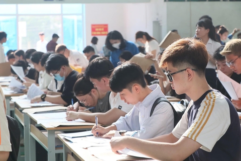 Trường đại học Y Dược lần đầu xét 2 tổ hợp có môn tiếng Anh - Ảnh 1.