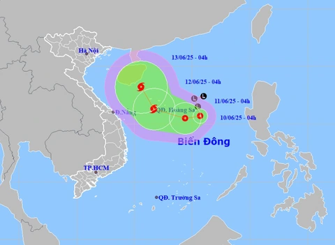 Áp thấp nhiệt đới có xu hướng mạnh lên thành bão số 1, đi lên phía bắc - Ảnh 1.