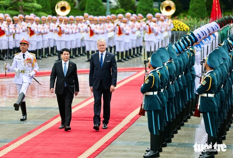 Chủ tịch nước Lương Cường đón, hội đàm với Tổng thống Lithuania - Ảnh 1.