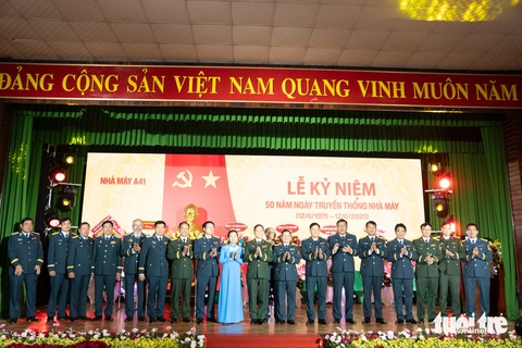 máy bay - Ảnh 1.
