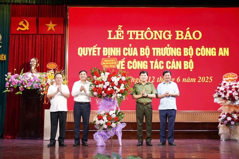 Đại tá Vũ Văn Đấu làm giám đốc Công an tỉnh Điện Biên - Ảnh 2.