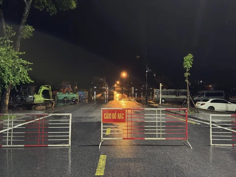 MƯA LŨ - Ảnh 2.