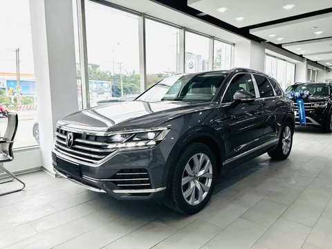 Volkswagen Touareg - Ảnh 1.