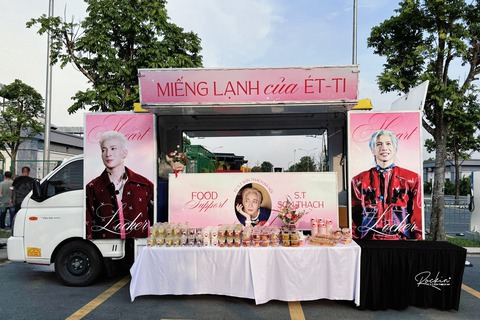 Fan hào hứng tiếp ứng concert Anh trai vượt ngàn chông gai - Ảnh 9. Anh trai vượt ngàn chông gai - Ảnh 9.