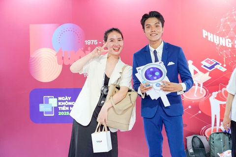 Khán giả ‘Đấu trí với NoTi', nhận quà hấp dẫn tại Ngày không tiền mặt - Ảnh 7. Ngày không tiền mặt - Ảnh 7.