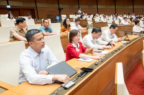 Doanh nghiệp nhà nước được đầu tư bất động sản, chứng khoán - Ảnh 1.