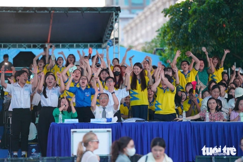 Đội FinHer Trường đại học Kinh tế - Luật chiến thắng game show Đấu trường tài chính - Ảnh 7. Đấu trường tài chính - Ảnh 7.
