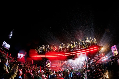 Concert Anh trai vượt ngàn chông gai trong mưa lớn, kêu gọi khán giả 'tắm mưa' - Ảnh 9. Anh trai vượt ngàn chông gai - Ảnh 9.