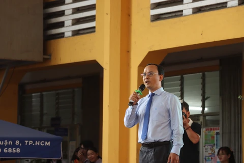 Lễ tri ân và trưởng thành tại Trường THPT Ten Lơ Man: Hãy sống tử tế và biết yêu thương - Ảnh 2.
