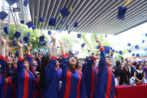 ten lơ man - Ảnh 1.