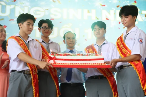 ten lơ man - Ảnh 3.