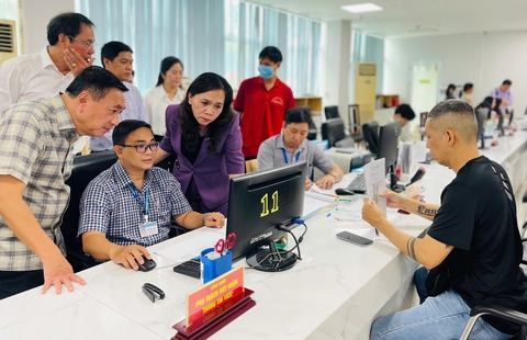 Lắng nghe để phục vụ người dân tốt hơn - Ảnh 1. chính quyền - Ảnh 1.