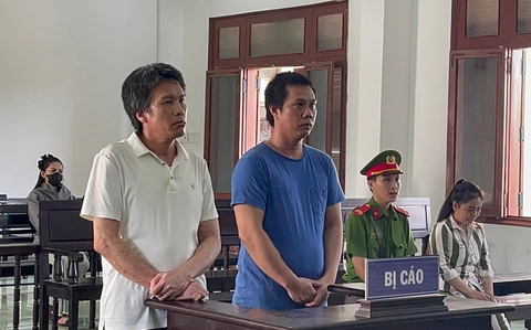 Cựu phó trưởng phòng của Ủy ban Kiểm tra Tỉnh ủy Phú Yên lãnh 8 năm tù vì lừa đảo chạy án - Ảnh 1. Cựu phó trưởng phòng của Ủy ban Kiểm tra Tỉnh ủy Phú Yên lãnh 8 năm tù vì lừa đảo chạy án - Ảnh 1.