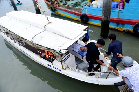 Tăng thêm phương tiện cấp cứu ngoại viện: Không để cấp cứu đường thủy bị lãng quên - Ảnh 2. cấp cứu đường thủy - Ảnh 3.