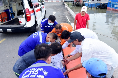 Tăng thêm phương tiện cấp cứu ngoại viện: Không để cấp cứu đường thủy bị lãng quên - Ảnh 3. Tăng thêm phương tiện cấp cứu ngoại viện: Không để cấp cứu đường thủy bị lãng quên - Ảnh 3.