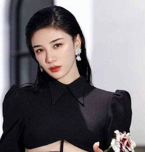 Hằng Nga của Tây du ký bỏ nghiệp diễn, trở thành nữ tỉ phú; 'Tiểu Yến Tử' Huỳnh Dịch bị chỉ trích - Ảnh 3. Kỳ Duyên - Ảnh 3.