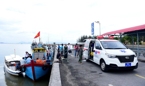 Tăng thêm phương tiện cấp cứu ngoại viện: Không để cấp cứu đường thủy bị lãng quên - Ảnh 1. cấp cứu đường thủy - Ảnh 1.