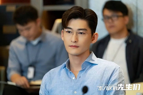 Từng là 'ông hoàng dầu mỡ', Trương Hàn nay lao đao còn Huỳnh Hiểu Minh thắng lớn - Ảnh 7. Huỳnh Hiểu Minh - Ảnh 6.