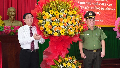 Thăng hàm thiếu tướng cho 2 giám đốc Công an tỉnh Phú Yên, Bình Định - Ảnh 3. giám đốc công an - Ảnh 2.