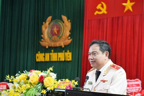 Thăng hàm thiếu tướng cho 2 giám đốc Công an tỉnh Phú Yên, Bình Định - Ảnh 1. giám đốc công an - Ảnh 1.