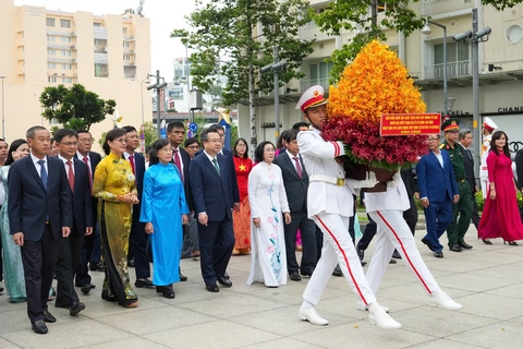 báo chí - Ảnh 1.