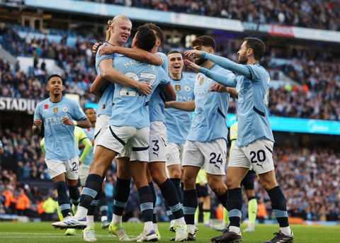 Man City bị phạt hơn 38 tỉ đồng vì ra sân trễ - Ảnh 1.