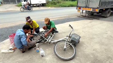 vá xe - Ảnh 2.
