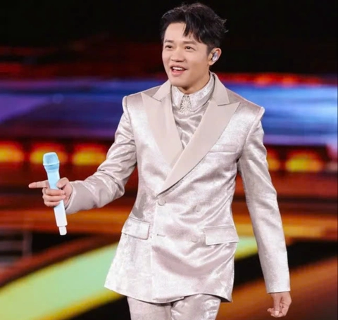 Clip Phương Mỹ Chi 'hoá thân thành Na Tra' gây sốt; Angelababy kiện vì bị vu khống ngoại tình - Ảnh 5. Clip Phương Mỹ Chi hóa thân Na Tra gây sốt; Angelababy kiện vu khống ngoại tình - Ảnh 6.