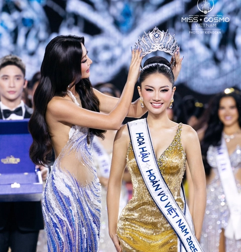 Ban tổ chức Hoa hậu Hoàn vũ Việt Nam dọn đường cho top 2? - Ảnh 2. Hoa hậu Hoàn vũ - Ảnh 2.