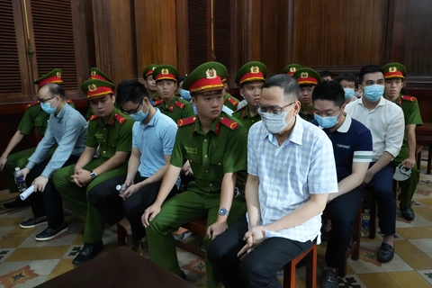 Xét xử cựu giám đốc Trung tâm Lý lịch tư pháp quốc gia trong vụ án nhận hối lộ hơn 43 tỉ đồng - Ảnh 3.