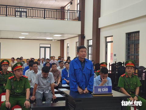 Cựu giám đốc Ban quản lý dự án tỉnh An Giang bị phạt 5 năm 6 tháng tù - Ảnh 3.