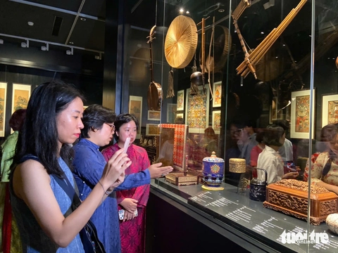 Giỏ cua, giỏ cá vào không gian trang trọng của Bảo tàng Mỹ thuật Việt Nam - Ảnh 2. Giỏ cua, giỏ cá vào không gian trang trọng của Bảo tàng Mỹ thuật Việt Nam - Ảnh 2.