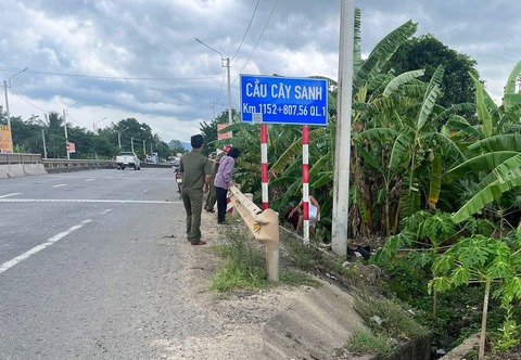 Gặp nạn khi chở con đi thi tốt nghiệp THPT, cha chết, con trai bị thương nặng - Ảnh 1.